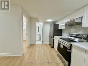 62 Phoenix Blvd in Barrie, ON - Building Photo - Building Photo