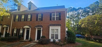 138 W Savannah Rdg Rd in Holly Springs, NC - Building Photo
