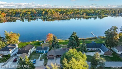 2739 Lakeridge Ave in Wixom, MI - Building Photo - Building Photo