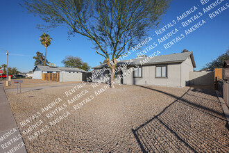 2239 N 71st Ave in Phoenix, AZ - Building Photo - Building Photo