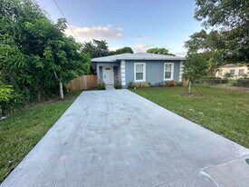 723 20th St in West Palm Beach, FL - Building Photo