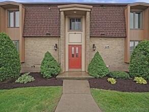 205 Charter Oaks Dr, Unit 4 in Buffalo, NY - Building Photo - Building Photo