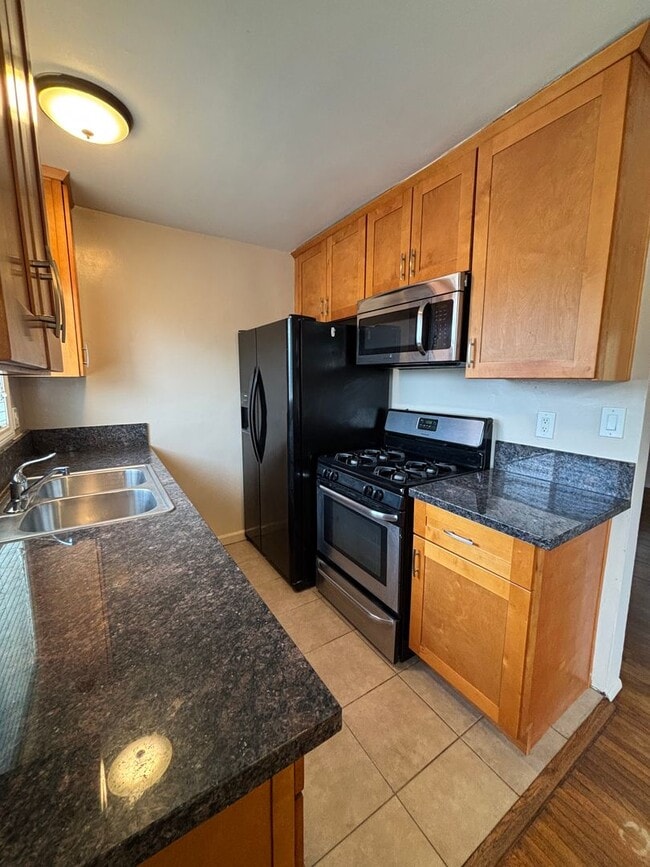 property at 1700 W Victory Blvd