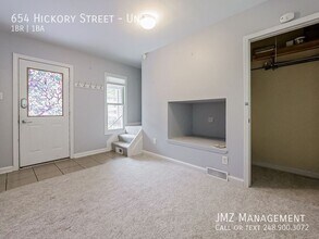 654 Hickory St-Unit -Unit 2 in Milford, MI - Building Photo - Building Photo