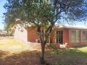 9609 W Cinnabar Ave in Peoria, AZ - Building Photo - Building Photo