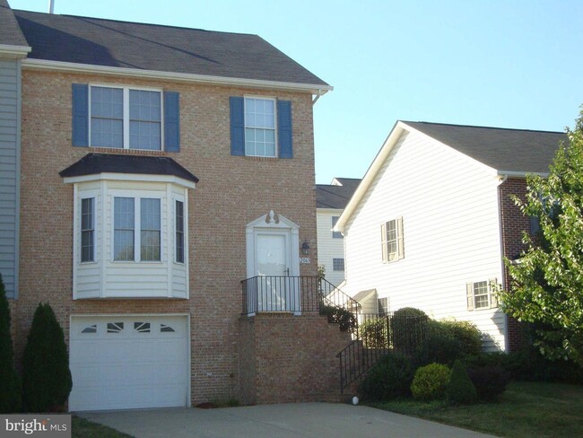 2063 Honeysuckle Ln in Winchester, VA - Building Photo - Building Photo