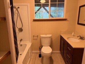 339 Taurus Ave in Oakland, CA - Foto de edificio - Building Photo