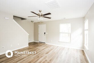 5708 Shining Oak Ln in Charlotte, NC - Building Photo - Building Photo