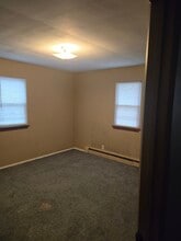 612 N Center St, Unit 3 in Collinsville, IL - Foto de edificio - Building Photo