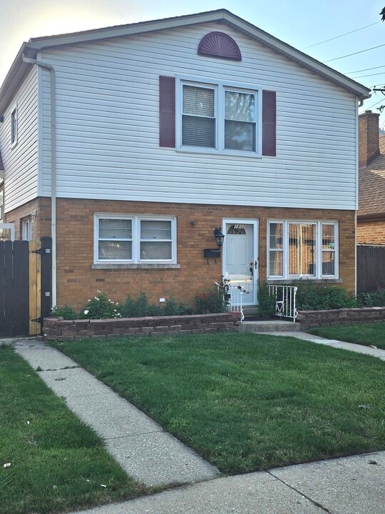 1832 23rd Ave in Melrose Park, IL - Foto de edificio