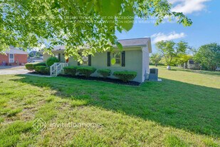 10645 Stonewall Rd in Huntersville, NC - Building Photo