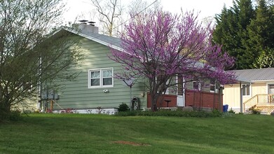 21 Unaka Ave, Unit North wing of home in Asheville, NC - Foto de edificio - Building Photo