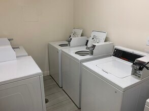 145 SW 15th Ave in Miami, FL - Foto de edificio - Interior Photo