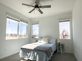 330 Geneva St in Aurora, CO - Building Photo