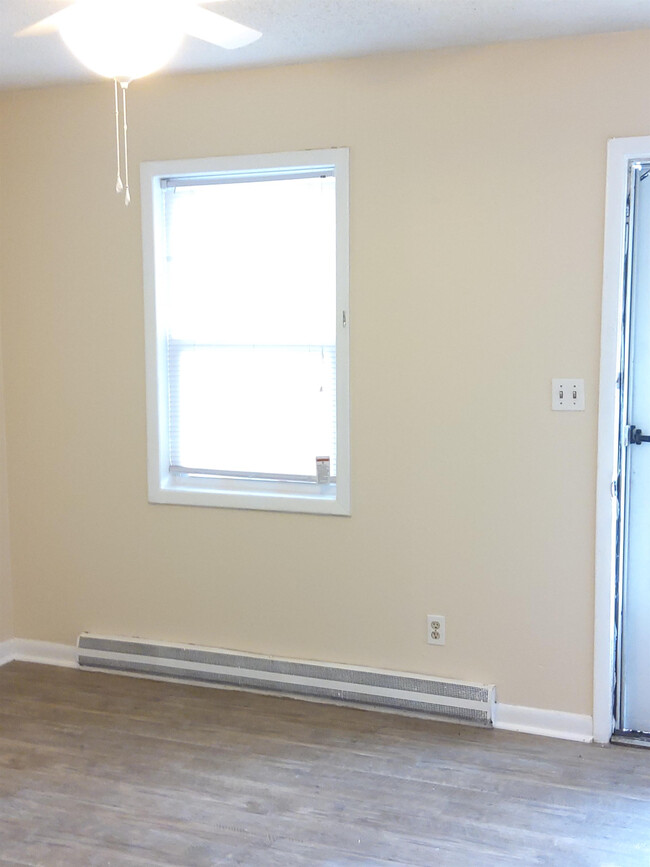 1209 Dickson Ave in Hanahan, SC - Building Photo - Building Photo