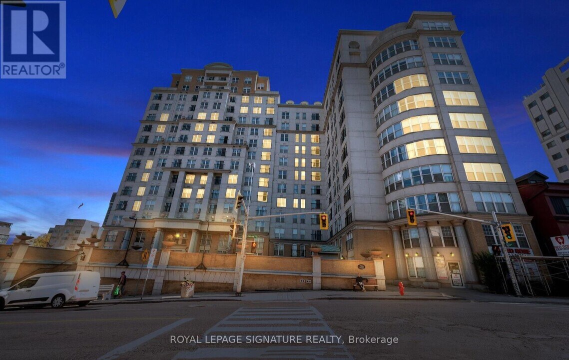 135 James St S in Hamilton, ON - Building Photo