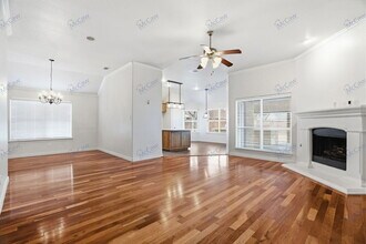 24 Beechcreek Dr in Edgecliff Village, TX - Building Photo - Building Photo