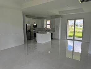 2044 Crawford Ave N in Lehigh Acres, FL - Building Photo - Building Photo