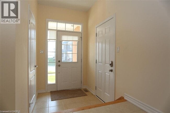 155 W Oak Trl in Kitchener, ON - Building Photo - Building Photo