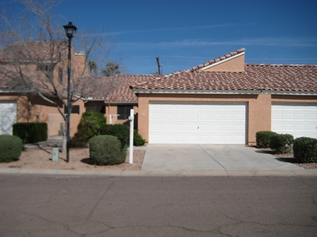 property at 3510 E Hampton Ave