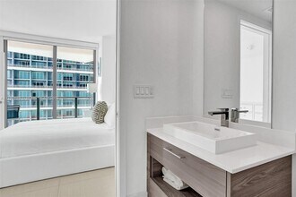 1300 S Miami Ave in Miami, FL - Foto de edificio - Building Photo