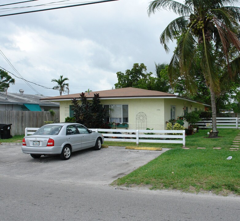 1702-1708 SW 20th St in Fort Lauderdale, FL - Building Photo