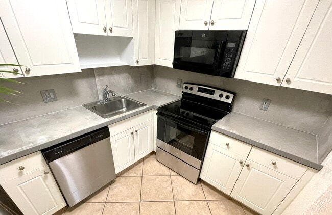 property at 770 SE 2nd Ave