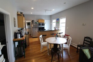 960 Cambridge St in Cambridge, MA - Building Photo