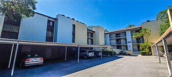 2749 Orchid Oaks Dr in Sarasota, FL - Building Photo