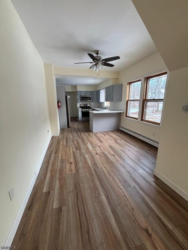 225 E Northfield Rd in Livingston, NJ - Building Photo - Building Photo