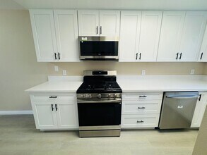 1104 Via Montoya in Camarillo, CA - Building Photo - Building Photo