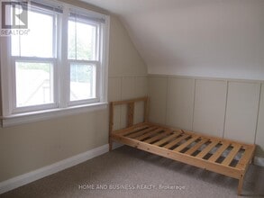 2 Patricia St in Thorold, ON - Building Photo - Building Photo