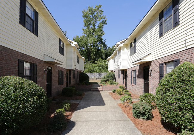 St Elmo Apartment Homes in Columbus, GA - Building Photo - Building Photo