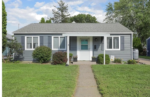 property at 1104 40th St