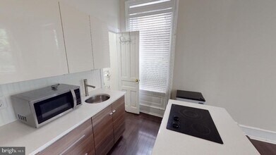 2312 Locust St in Philadelphia, PA - Building Photo - Building Photo