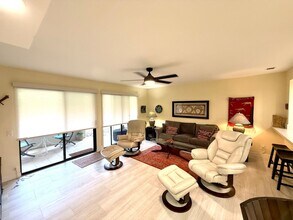 1975 N Vía Miraleste in Palm Springs, CA - Building Photo - Building Photo