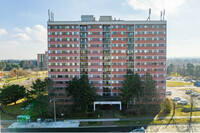 Metro Toronto Condominium in Toronto, ON - Building Photo - Building Photo