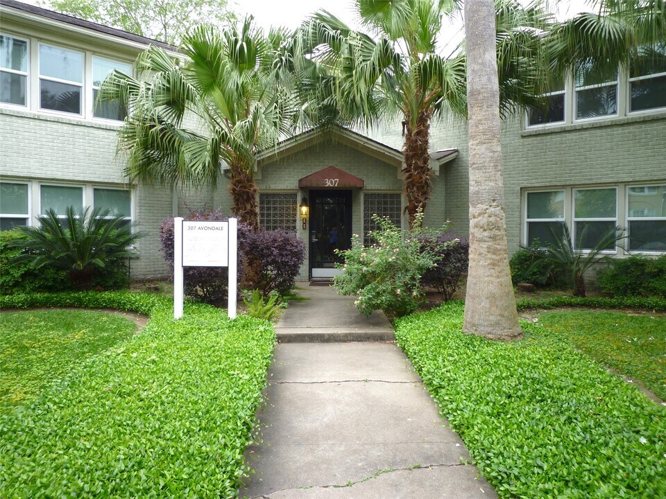 307 Avondale St in Houston, TX - Building Photo