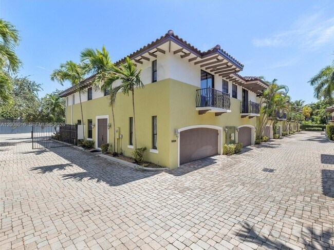 3054 McDonald St in Miami, FL - Building Photo - Building Photo