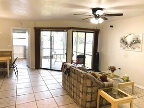 1051 Jefferson Dr, Unit 1051K in Homestead, FL - Building Photo - Building Photo