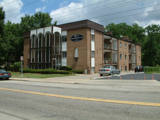 3336 Jefferson Ave in Cincinnati, OH - Building Photo - Building Photo