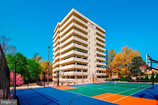 property at 5300 Columbia Pike