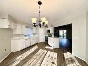 1861 Creekside Dr in Merced, CA - Building Photo - Building Photo