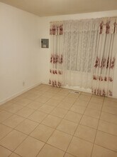 206 Glenview Ave, Unit 206 in La Porte, IN - Building Photo - Building Photo