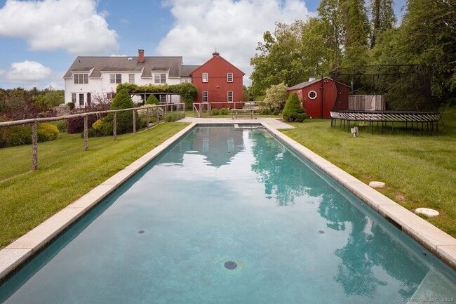 17 Grandview Ln in Sharon, CT - Building Photo - Building Photo