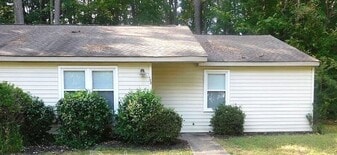 108-110 Raleigh St in Williamsburg, VA - Building Photo