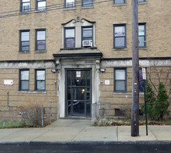 70 E 4th St in Mount Vernon, NY - Building Photo - Building Photo