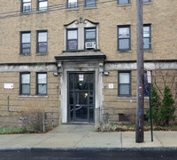 70 E 4th St in Mount Vernon, NY - Foto de edificio - Building Photo