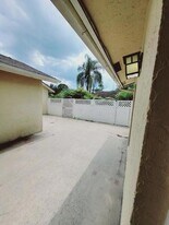 1461 Hawthorne Pl in Wellington, FL - Building Photo
