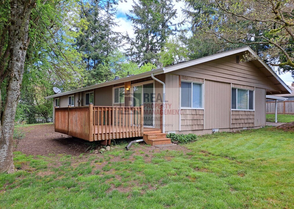 2414 Mitchell Ave NE in Olympia, WA - Building Photo